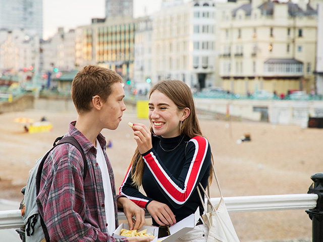 students-abroad-fish-and-chips-uk